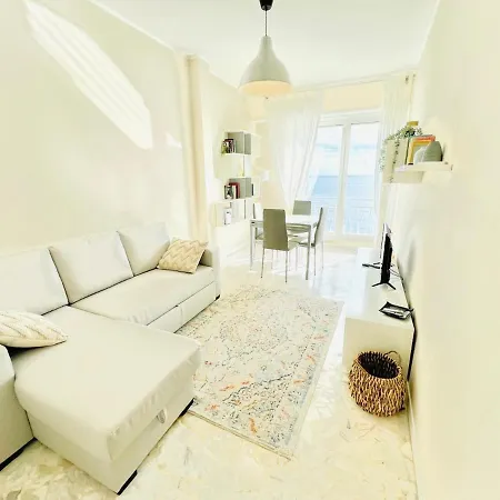 Sally's - Casa Peonia Appartement San Remo